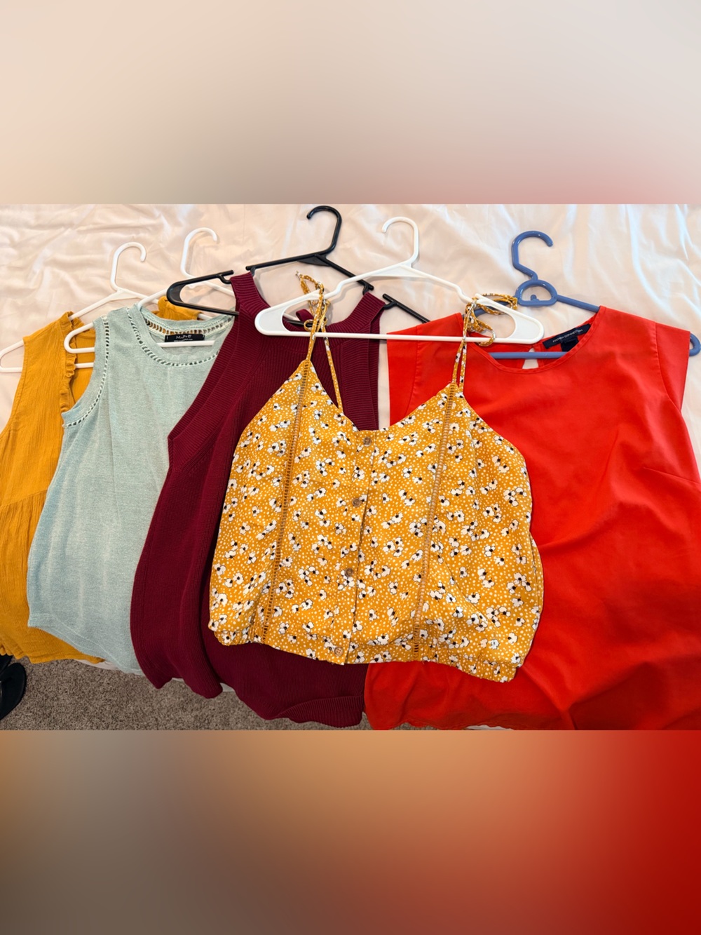 Women’s Medium Tank & Sleeveless Blouse Bundle (5 PC)